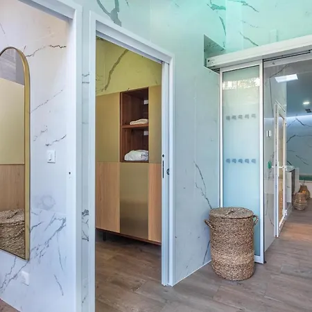 Le Palais Gallien & Hotel