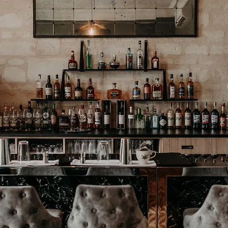 Le Palais Gallien & Hotel