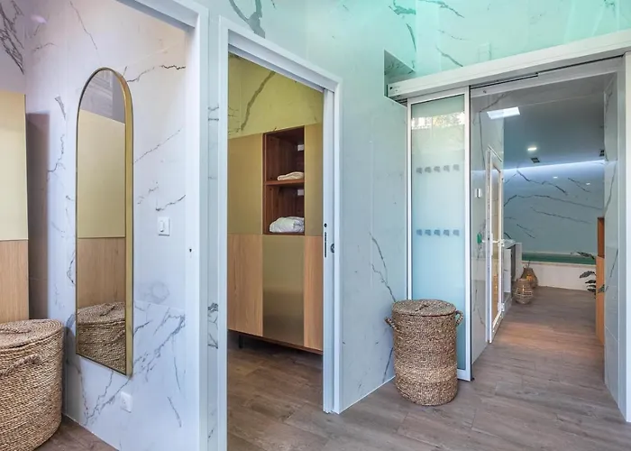 Le Palais Gallien & Hotel