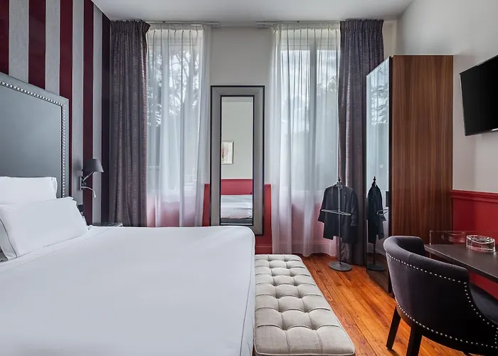 Le Palais Gallien & Hotel 5*